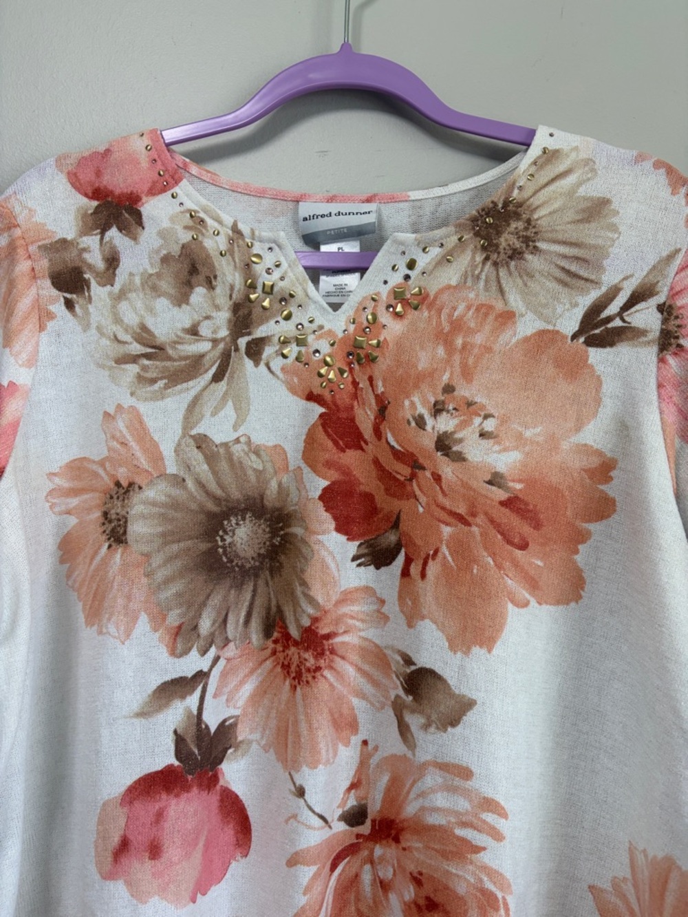Alfred‎ Dunner Peach Floral Studded V-Neck 3/4 Sleeve Top Size PL - Picture 4 of 10